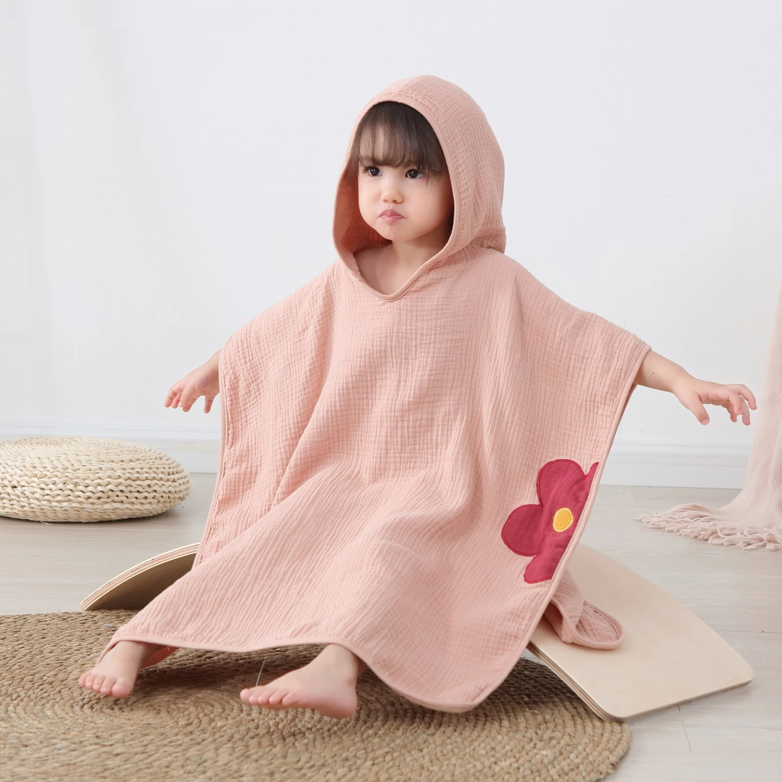 Toalha de banho com capuz infantil de gaze de algodão Macia e absorvente com capuz Ideal para o pós-banho das crianças — foto 2