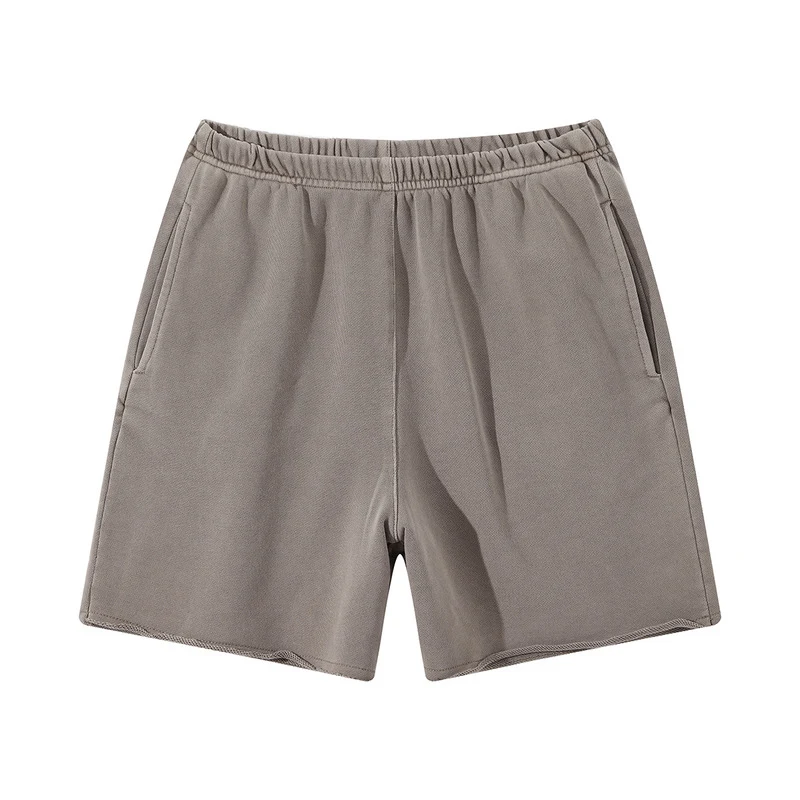 Shorts de moda para mujer, estilo vintage, desgastados y lavados. Perfectos para un look casual y cómodo con un toque retro y moderno. — foto 4