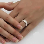 Anillo de pareja Gypsophila en plata de ley S925, un símbolo de amor eterno para parejas que buscan elegancia y conexión duradera. — foto 1