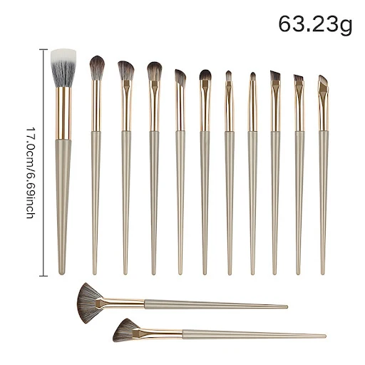 Title 9, 15 Makeup Brushes Suit Face Powder Dotted Color...