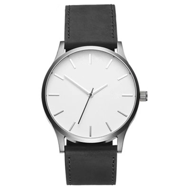Relógio esportivo com mostrador grande e pulseira, perfeito para esportes. Resistente, fácil de ler e ideal para atividades ao ar livre. — foto 3