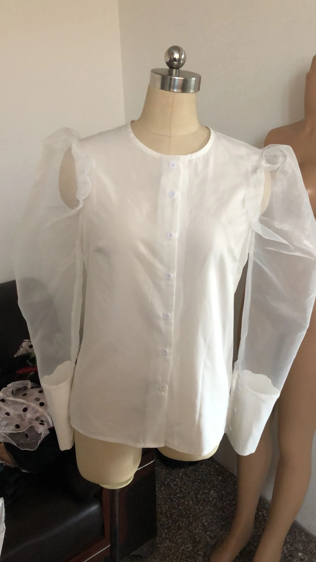 Title 7, Camisa de manga longa com mangas bufantes