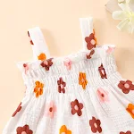Conjunto duas peças para bebê menina, com flores, shorts saia de renda e top ciganinha, look fofo e fresco para o verão. — foto 10