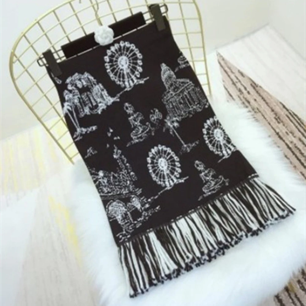 Fringed Knitted Black and White Plaid Skirt for a stylish and versatile look. Comfortable, fashionable and perfect for c — photo 1