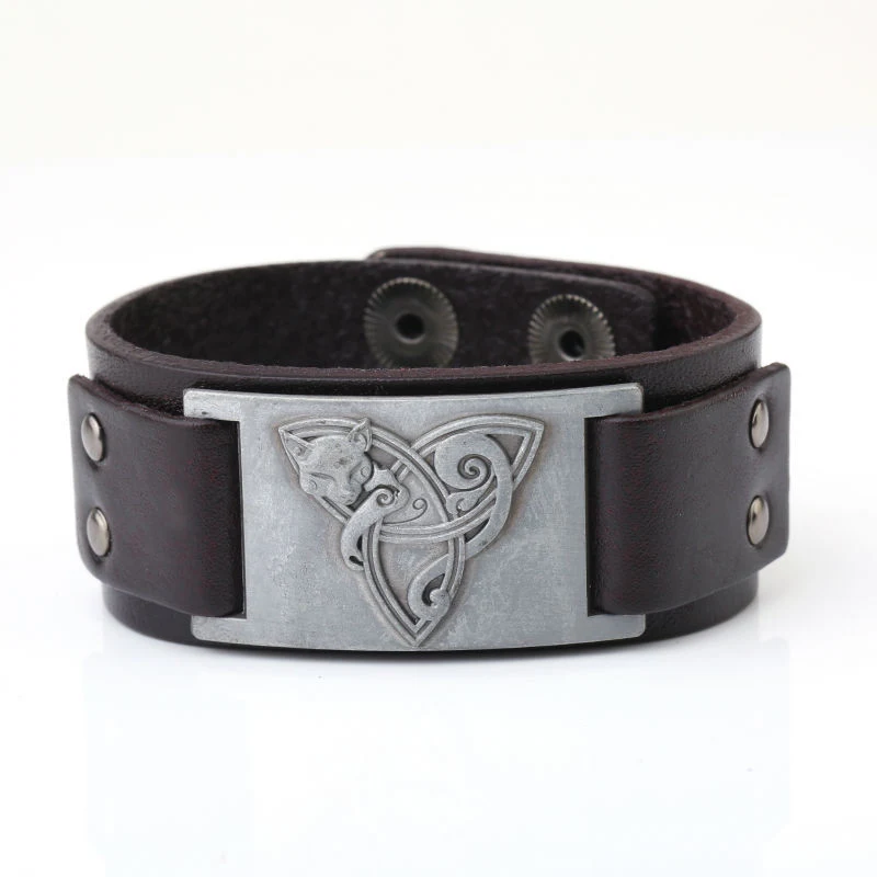 Pulseira de couro para casal com raposa triangular de metal, acessório moderno e estiloso, ideal para demonstrar afeto e companheirismo. — foto 10