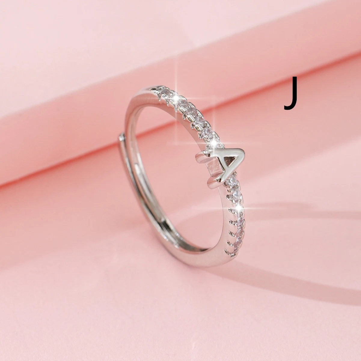 Anel Aberto com 26 Letras da Moda Feminina Design de Nicho Jóia Elegante e Personalizável Presente Perfeito para Mulheres — foto 1