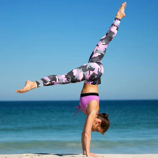 Title 6, Pantalones de yoga de cintura alta con estampad...