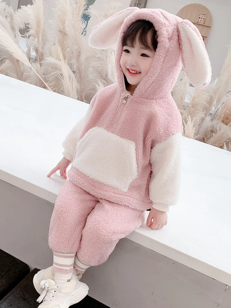 Roupa de Bebê Baby Plus Terno de Veludo Novo Estilo Ocidental Conforto e Elegância para Seu Pequeno Ideal para Todas as Ocasiões — foto 5