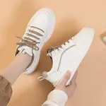 Tênis branco feminino de plataforma Muffin, couro impermeável e estiloso para a primavera. Conforto e moda em um só calçado. — foto 11