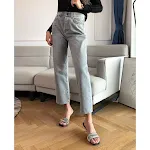 Calças jeans cinza cropped, ideais para um visual moderno e confortável. Desfrute da praticidade e estilo casual, perfeitas para diversas ocasiões. — foto 3