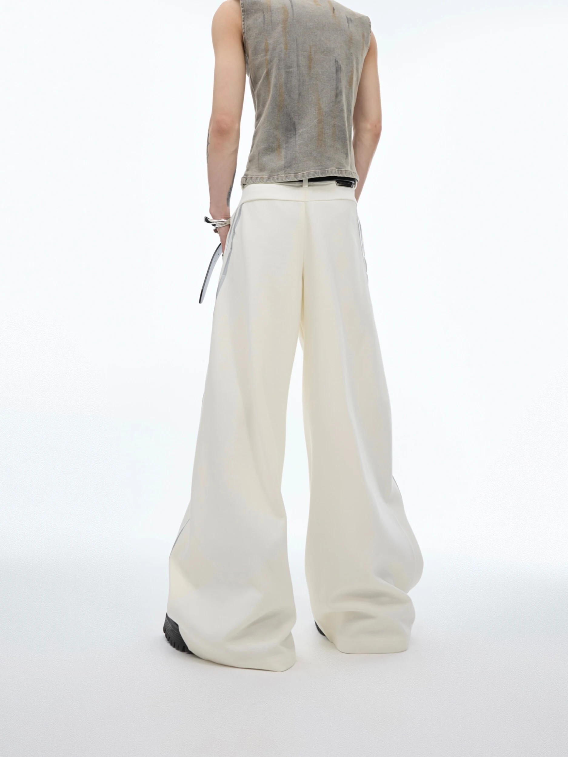Reflective stripe design suit pants, draped casual style for everyday wear. These comfortable pants offer a modern look — photo 10