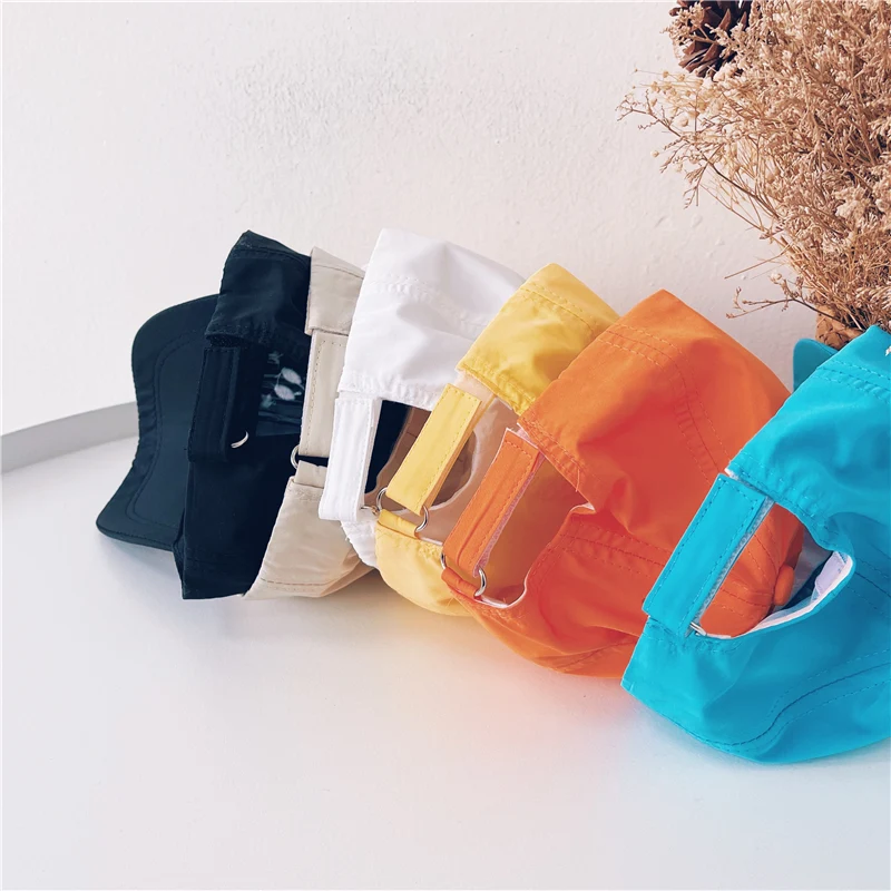 Boné de beisebol infantil com bordado de carinha sorridente e desenho animado selvagem. Perfeito para crianças, com estilo e proteção solar. — foto 2