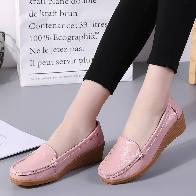 Women's casual white shoes with wedge heels. Enjoy comfort and style all day long. Perfect single shoes for everyday wea — photo 2