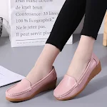Women's casual white shoes with wedge heels. Enjoy comfort and style all day long. Perfect single shoes for everyday wea — photo 2
