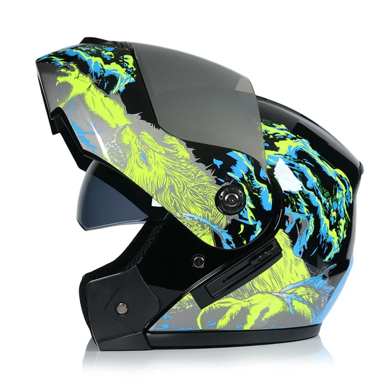 Motorrad-Winterhelm mit doppelter, offener Linse. Maximaler Schutz und klare Sicht bei kaltem Wetter. Sicher und komfortabel durch den Winter. — foto 23