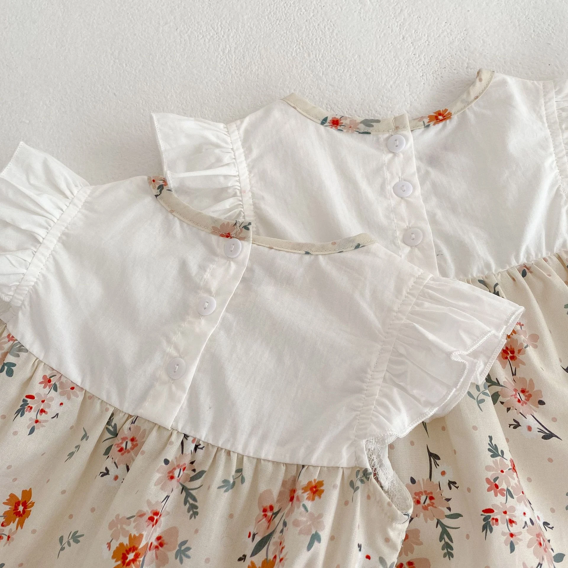 Vestido de escalada floral com mangas voadoras e detalhe de costura triangular, traje HA, ideal para movimentos e atividades ao ar livre com conforto. — foto 9