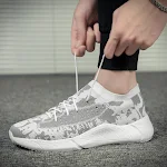 Tênis esportivos masculinos com amortecimento superior, respirabilidade e design otimizado para corrida, treino e atividades físicas intensas. — foto 1