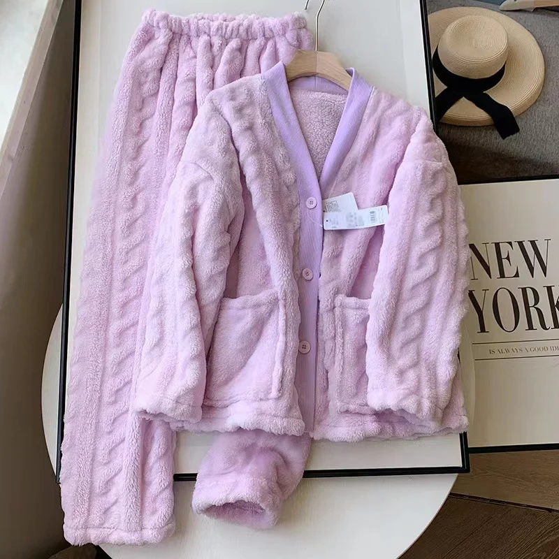 Pijama de Pelúcia Quente, Roupa de Casa Confortável e Aconchegante, Perfeito para Relaxar e Descansar em Casa, Sinta o Conforto. — foto 4