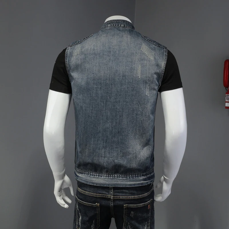 Colete jeans masculino com gola alta para motociclista, design elegante e resistente, ideal para pilotagem e uso casual, estilo atemporal. — foto 5