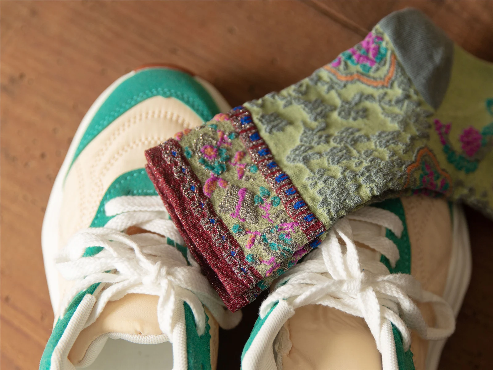 Title 24, New Retro Pattern Bubble Socks Comfort and Styl...