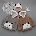 Suéter de lã com orelhas de urso fofas, perfeito para aquecer e deixar seu pequeno estiloso durante o inverno. — foto 5