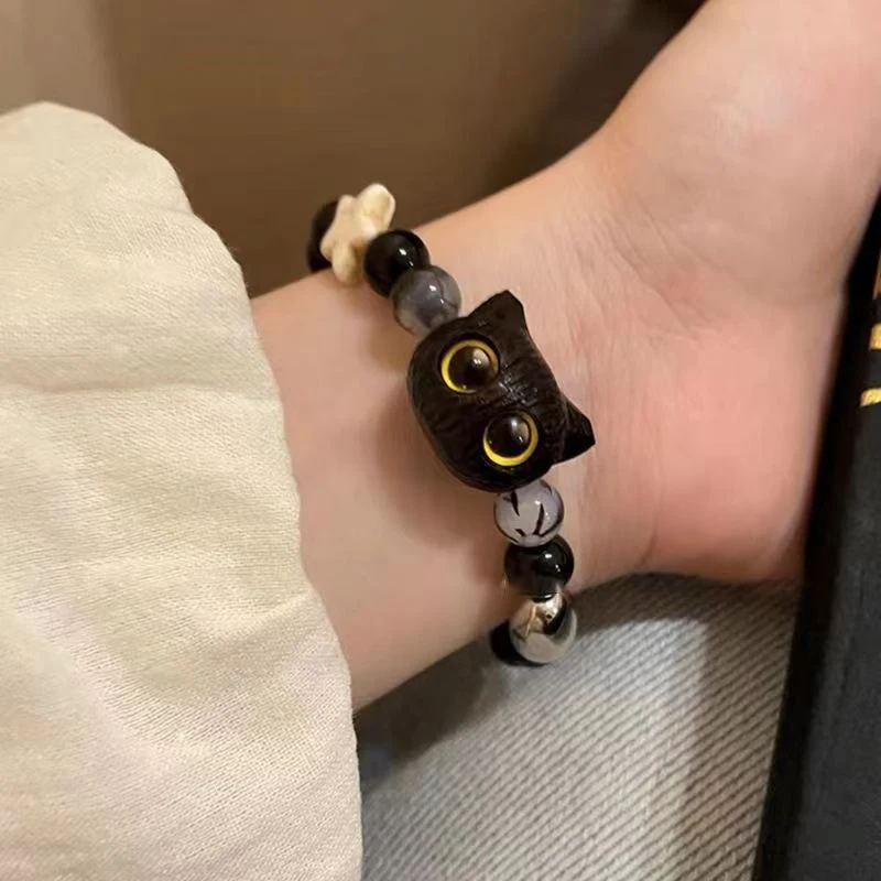 Pulseira de miçangas feminina com design de gato de interesse especial um acessório elegante e único que realça seu estilo e expressa sua individualidade. — foto 3