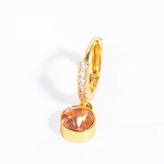 December Zirkonium oorringen voor dames. Een prachtig cadeau. Elegant en stralend. Perfect om uw look compleet te maken. — foto 6