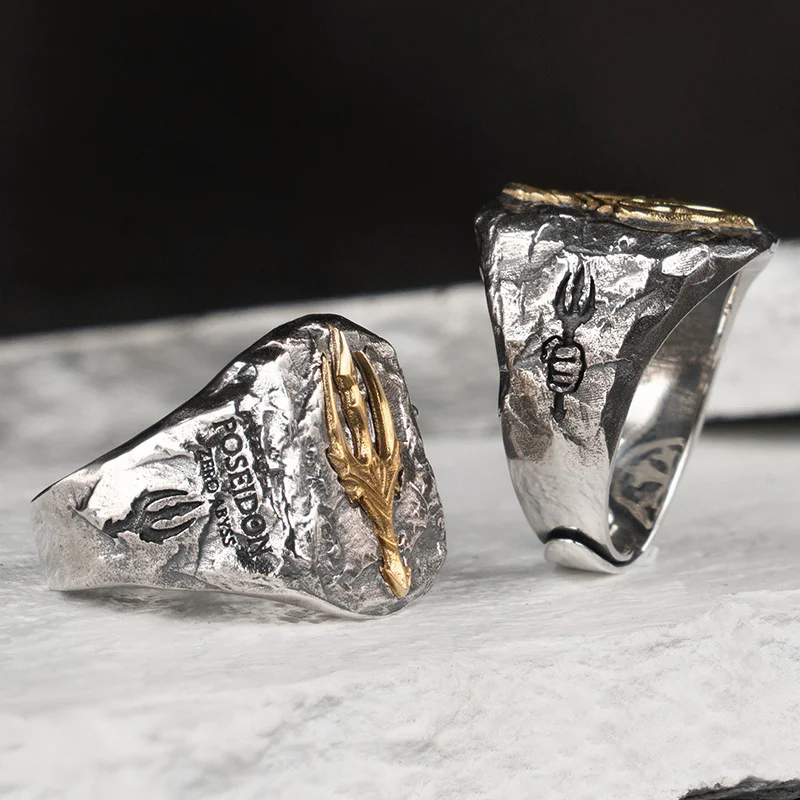 Bague homme tendance en argent, Trident Poseidon Ice Rage original. Un bijou masculin unique, pour un style affirmé au quotidien. — photo 7