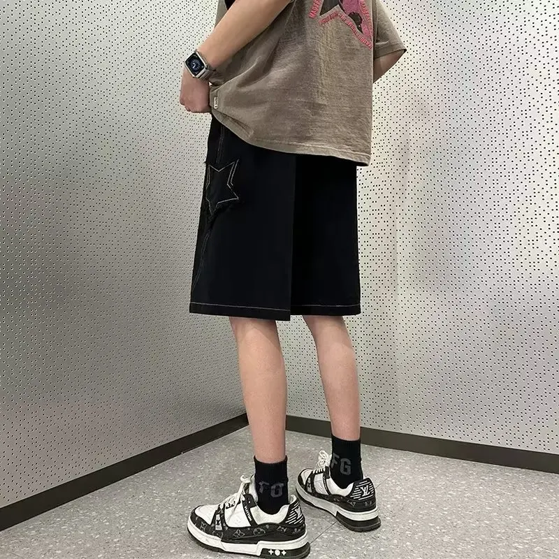 Handsome Fried Street Casual Heavy Shorts for men, offering comfort and a stylish street look. Durable and relaxed for e — photo 1