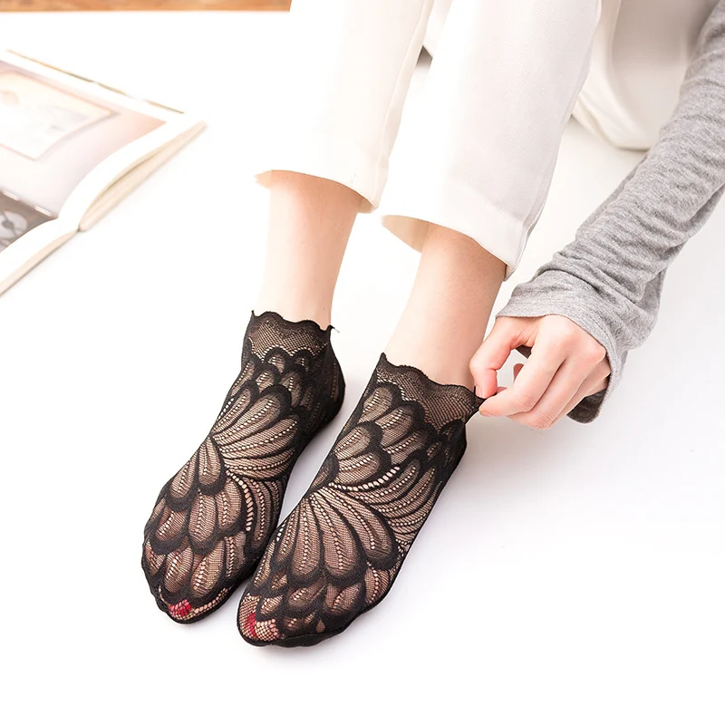 Calcetines de encaje sexys de tubo medio con pluma de pavo real para niñas, antideslizantes, elegantes y cómodos. Perfectos para un look audaz. — foto 11