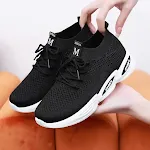 Women's Breathable Running Shoes Fly Weave Leisure Sports Comfortable and lightweight athletic footwear perfect for runn — photo 1