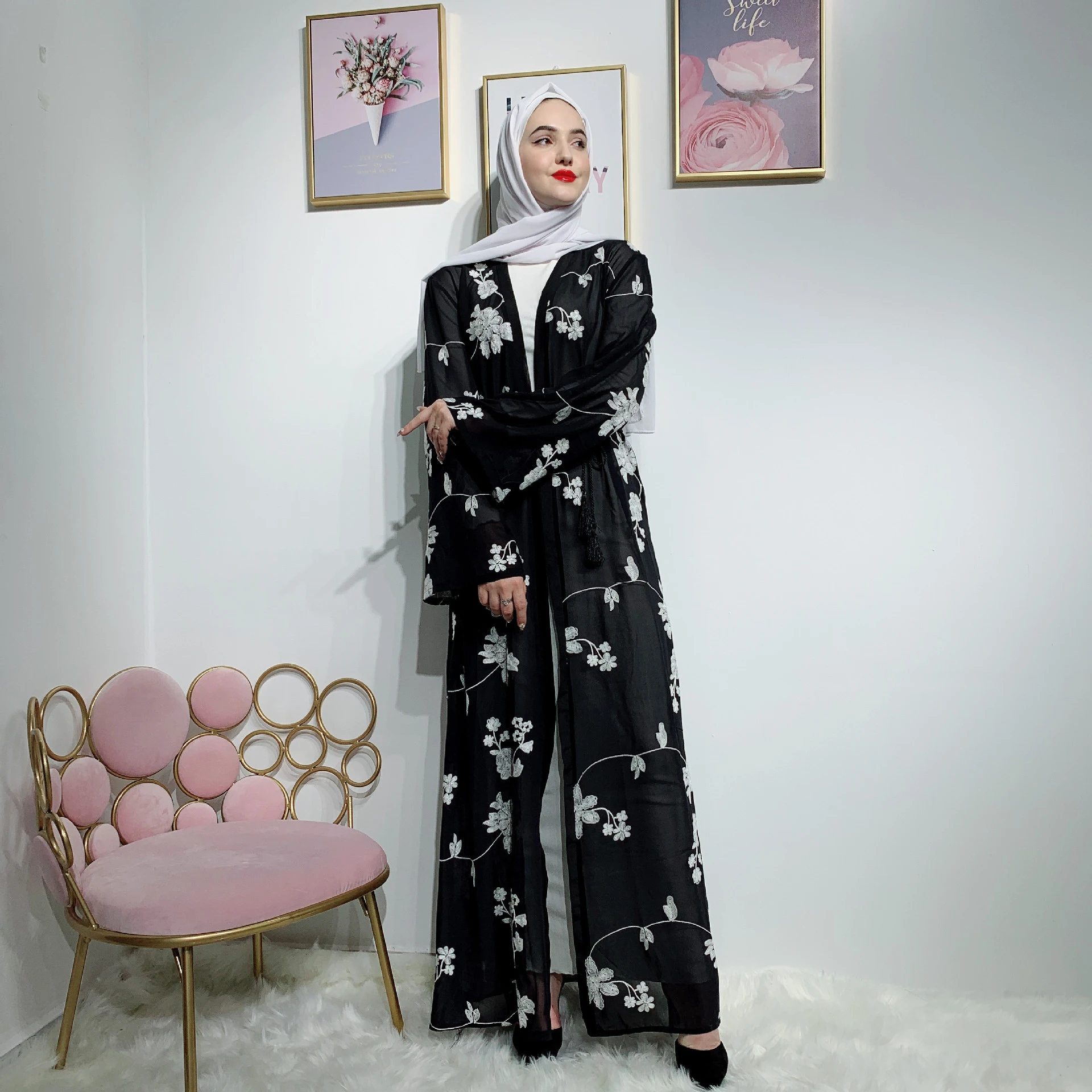 Printed Muslim robe for women, stylish and modest. Comfortable and elegant for daily wear or special occasions, offering — photo 8