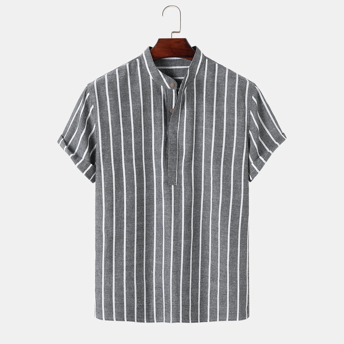 Camisa masculina casual listrada Manga curta Estilo moderno e descontraído Tecido leve e confortável Ideal para o dia a dia Perfeita para o verão — foto 15