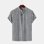 Camisa masculina casual listrada Manga curta Estilo moderno e descontraído Tecido leve e confortável Ideal para o dia a dia Perfeita para o verão — foto 15