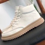 Britse heren leren winter high-top laarzen. Warmte en stijl voor de winter. Duurzaam en comfortabel. — foto 12