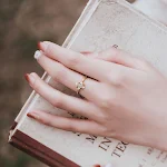 Anel Princesa de Renda Feminino Retrô Natural. Joia para mulheres que buscam elegância e um toque clássico para um visual sofisticado. — foto 10