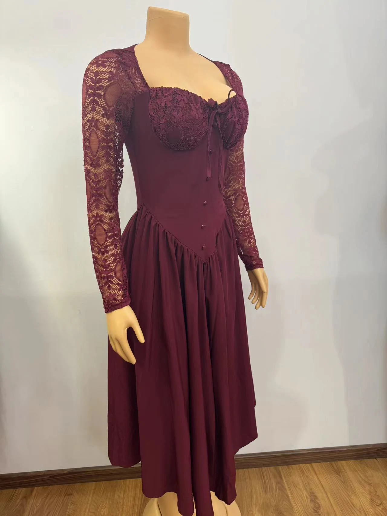 Title 6, European and American Square Collar Lace Long S...