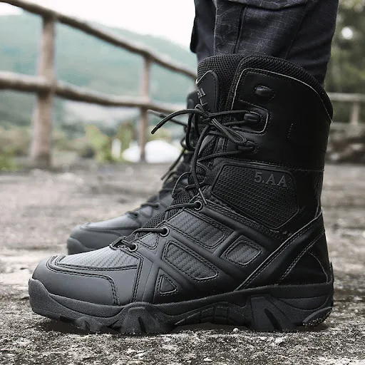Title 5, Botas táticas e de treinamento para montanhismo...