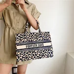 Torba sa leopard printom korejski stil, veliki kapacitet, torba na rame za moderne žene, praktična i elegantna. — foto 3