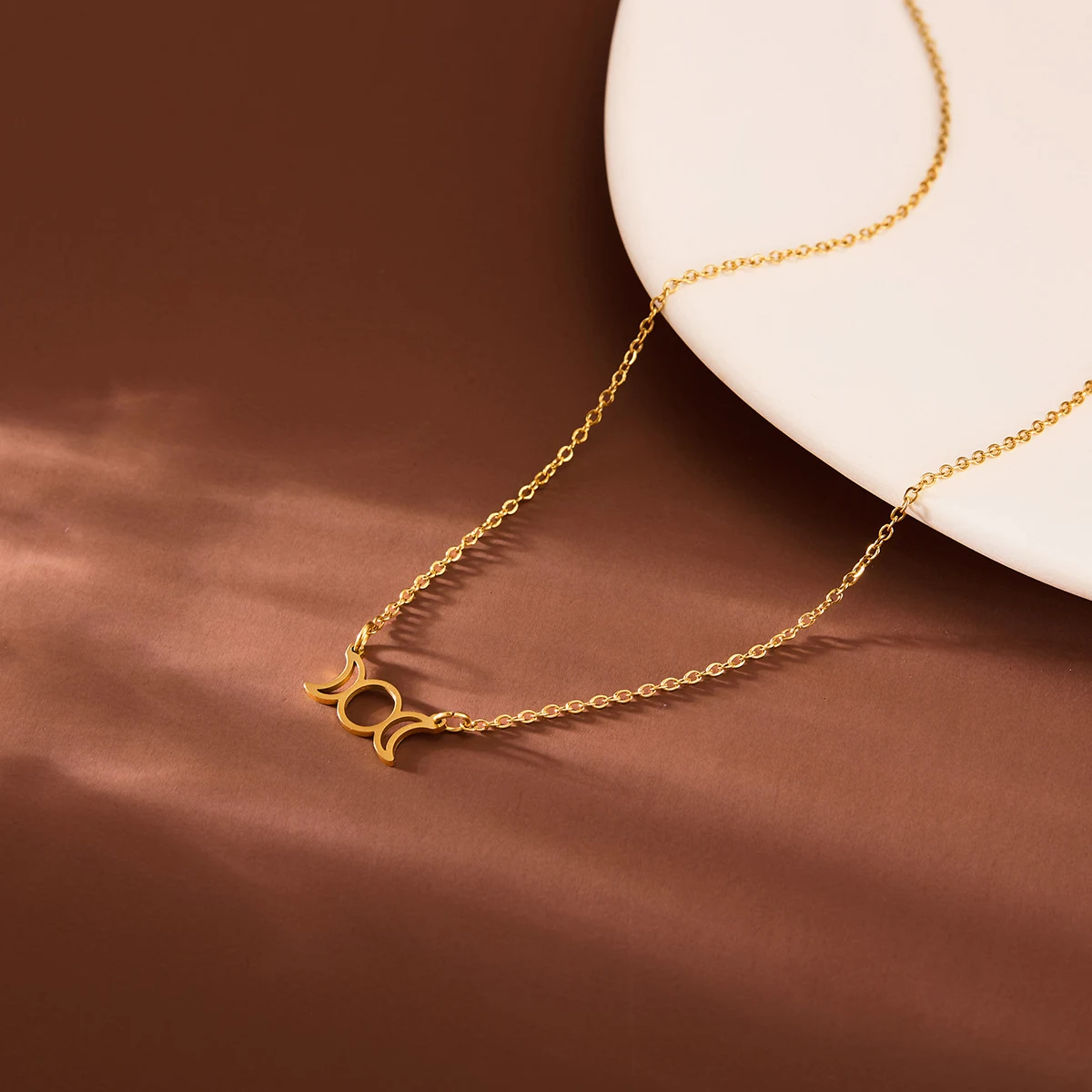Colar de Constelação de Lua Vazada Simples Joia Feminina da Moda Presente Perfeito Design Elegante e Minimalista Acessório Clássico — foto 4