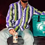 Camisa Casual Masculina Listrada com Estampa e Gola de Lapela, Perfeita para um Visual Descontraído e Moderno, Confortável e Ideal para o Dia a Dia — foto 10