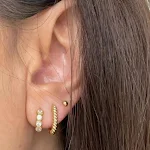 Orecchini a U vintage filettati da donna, intrecciati, leggeri e alla moda. Perfetti per un look elegante e versatile. — foto 1