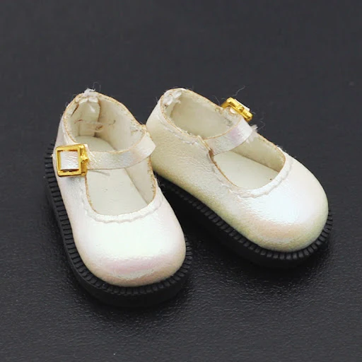 Title 13, Sapatos de boneca de pano com fivela única e co...