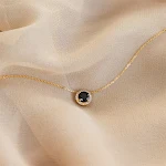 Corrente de clavícula com pingente, design exclusivo e personalidade marcante, perfeita para combinar com qualquer look e ocasião. — foto 14