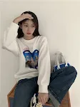 Camiseta manga longa slim American Retro Loves And Cats. Caimento ajustado e estampa charmosa com gatos, ideal para um visual casual e confortável. — foto 2