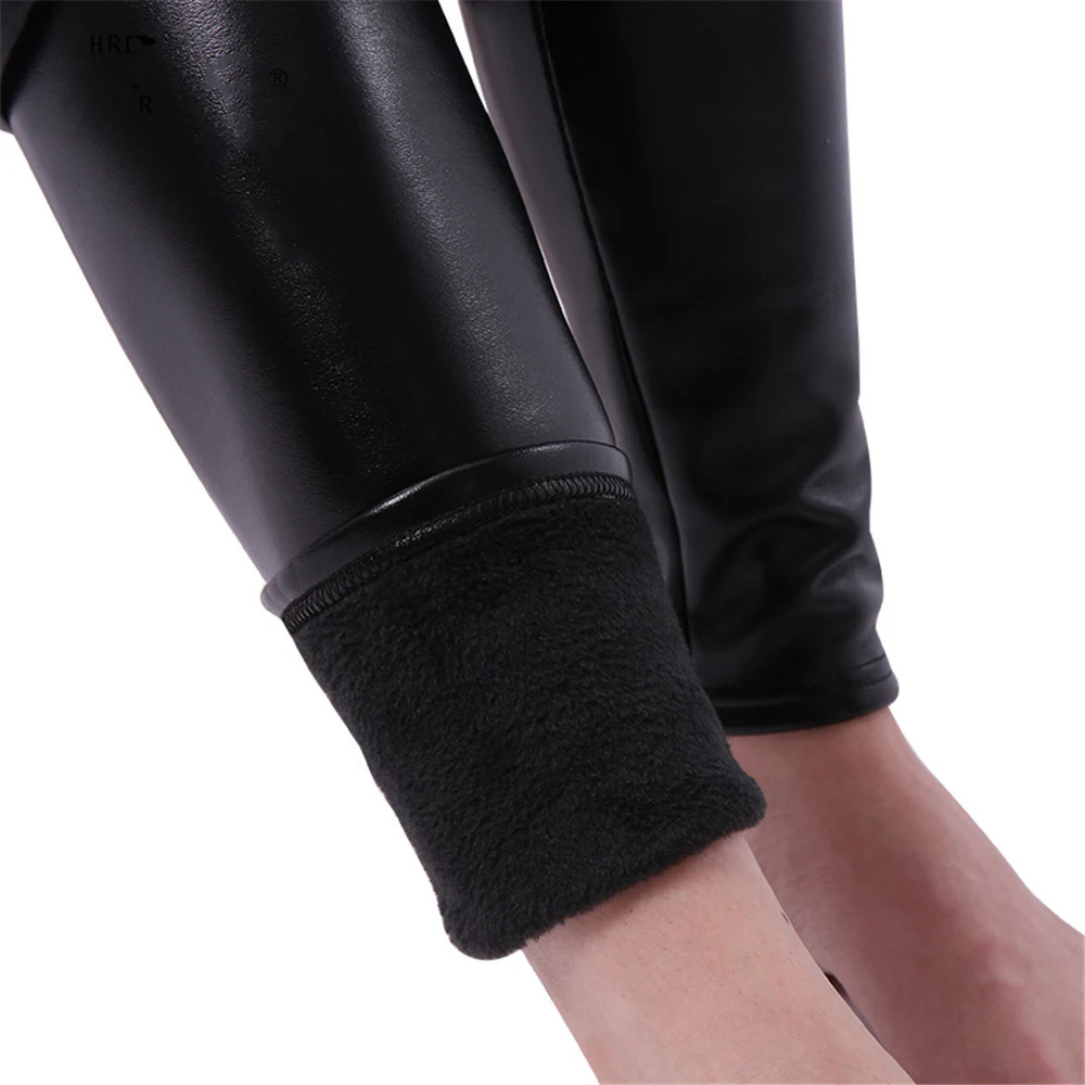 Pantaloni in pelle leggings plus velluto ispessito vita alta snellenti, comodi ed eleganti per lei. — foto 4