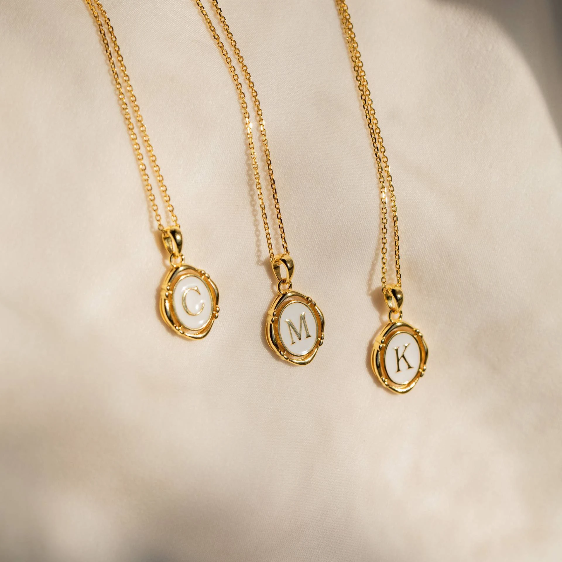 Title 5, Colar Oval com 26 Letras Personalizado, Present...