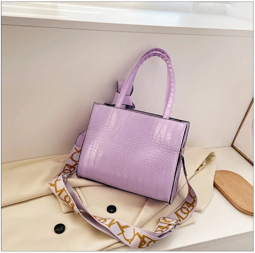 Title 27, Ladies Single Shoulder Bag Trendy Chain Messeng...