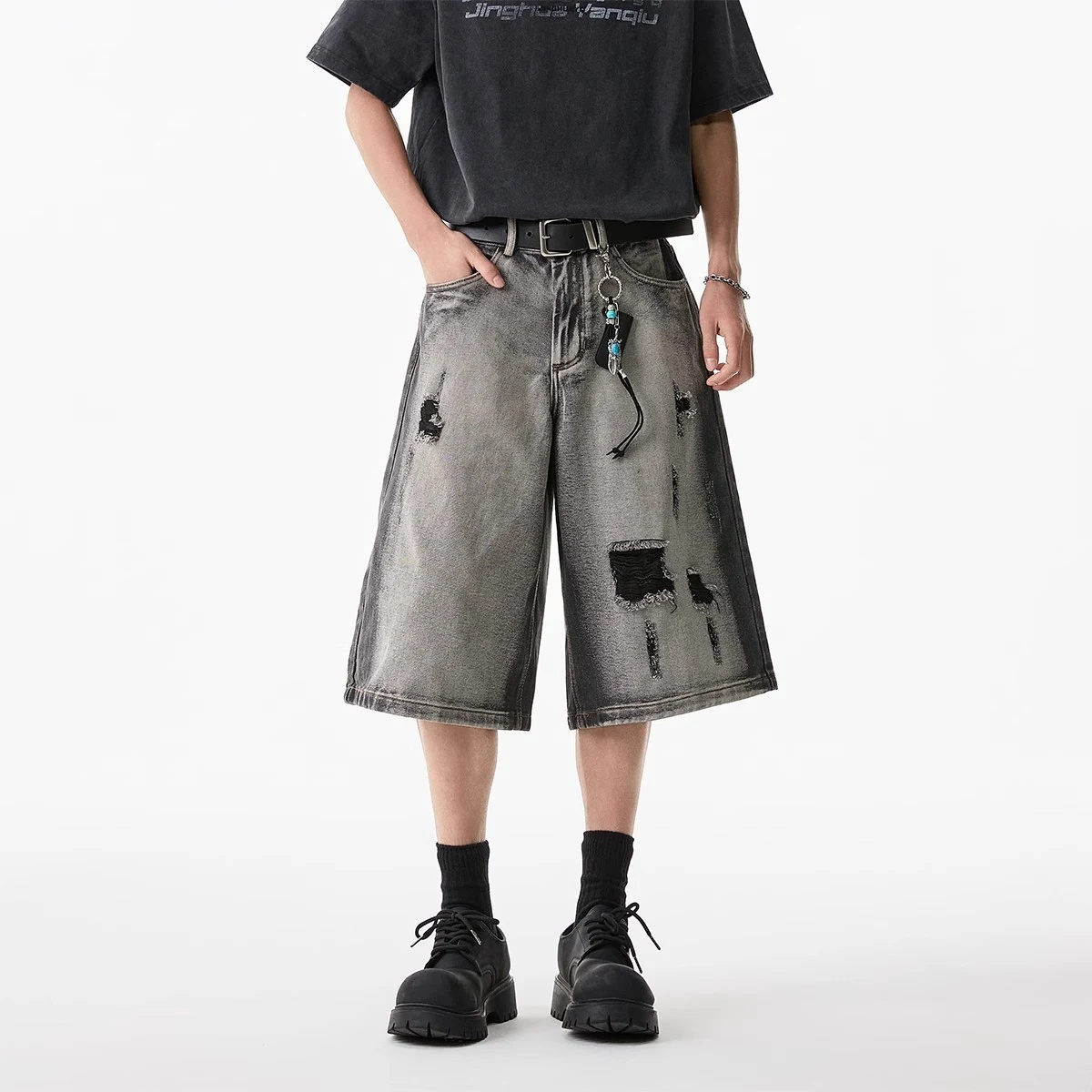 High Street Water Washed Hole Denim Shorts, perfect voor een casual en trendy zomerlook. Comfortabel en stijlvol voor dagelijks gebruik. — foto 1