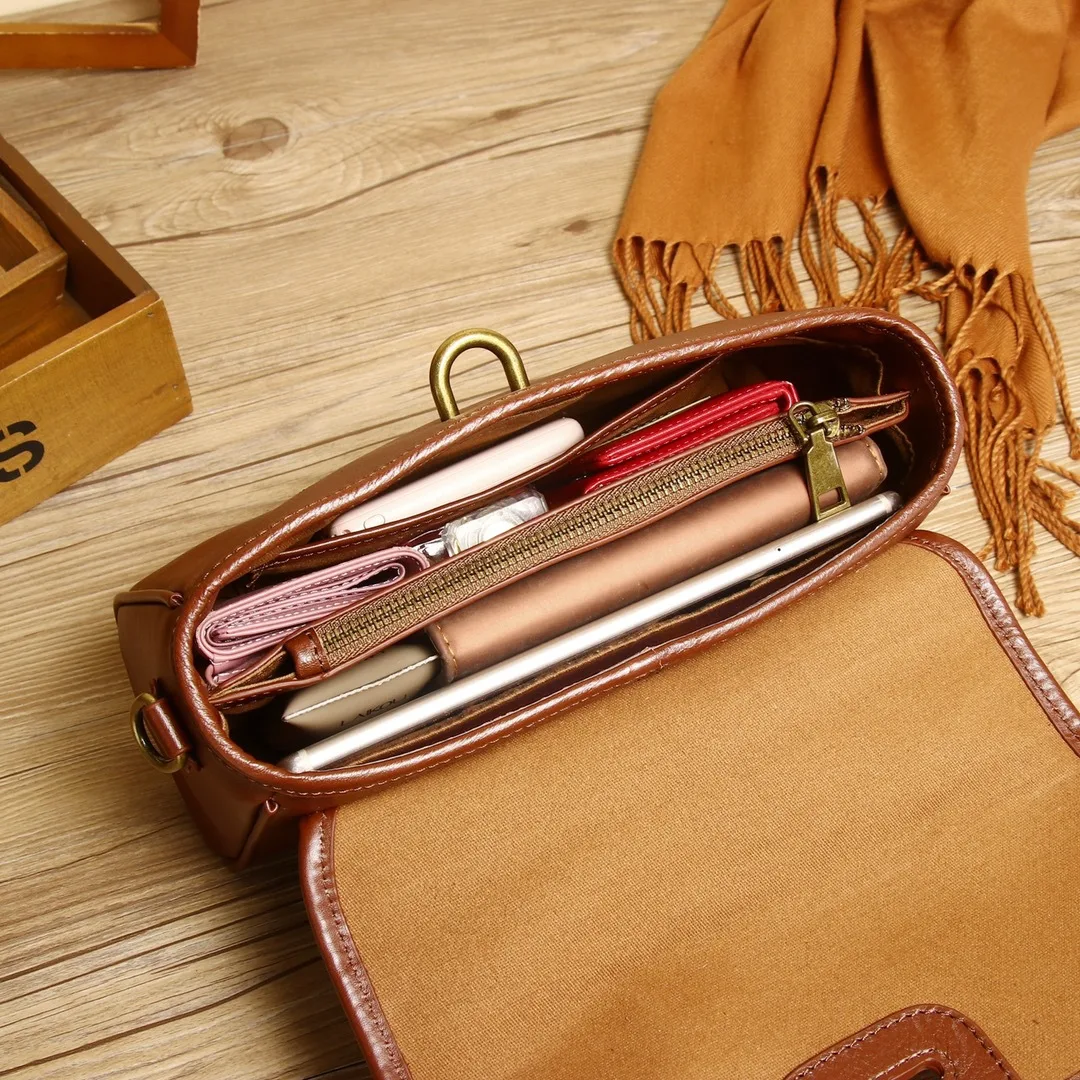 Title 5, Bolsa Cross Body Retro de Couro Bovino com Alça...